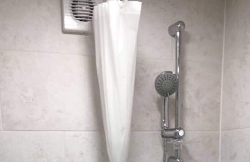 Borrowash Apartment | The Cabin, A cosy compact private detached converted outbuilding + Hot Tub