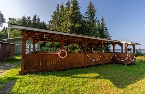 Alert Bay Cabin | The Cabins at Alert Bay