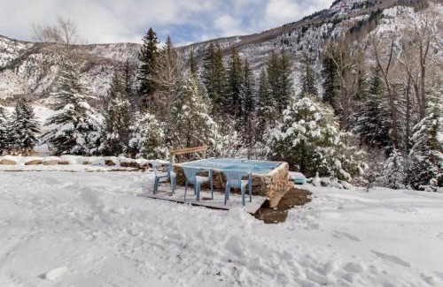 Carbondale House | The Cabins at Filoha Meadows