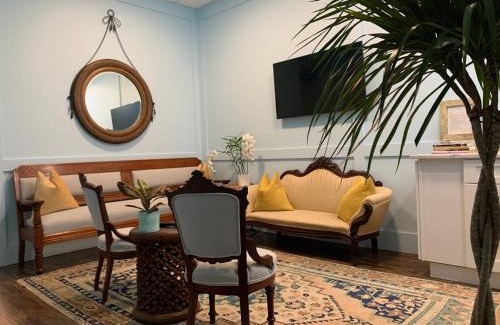 Beverly Hotel | The Cabot Lodge
