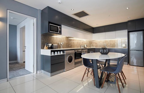 Greater Johannesburg Metropolitan Area Apartment | The Capital on the Park Hotel in Sandton-Luxury One-Bedroom Apartment