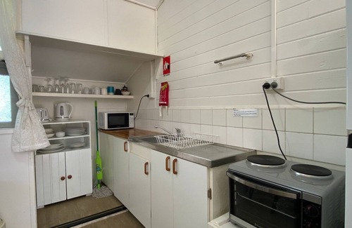 Arcadia Apartment | The Captain's Manor on Cook 6 - Compact, affordable and just minutes to Alma Bay