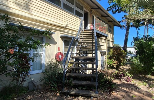 Arcadia Apartment | The Captain's Manor on Cook 6 - Compact, affordable and just minutes to Alma Bay