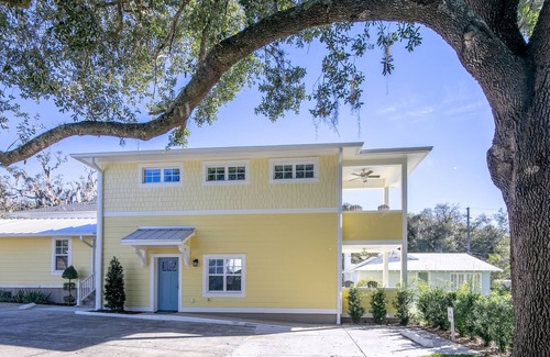 Mount Dora Cottage | The Carlton* 3 min walk to Downtown Mt. Dora!