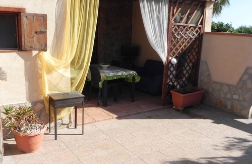 San Lorenzo House | The carob chalet.