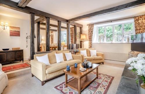 Llanfoist House | The Carriage House