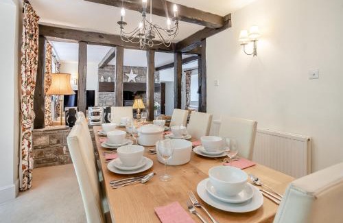 Llanfoist House | The Carriage House