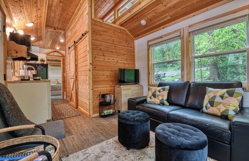 Cosby Cabin | The Cataloochee Tiny Home on the Pigeon River
