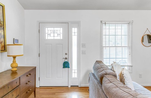 Nashville Apartment | The Catherine Cottage - Charming Home with Pool