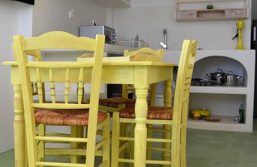 Mandrakia House | "The Cedar"minimal,traditionally decorated terrace house with sea view 3