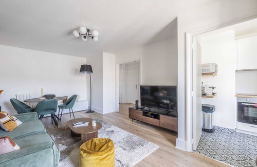 Saint-Louis Condo | The Celestial - In Versailles