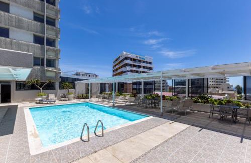 Three Anchor Bay Apartment | The Centurion 606