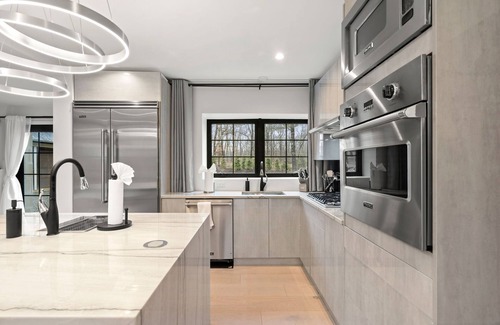 Dedham House | The Charles Chateau | Boston Mansion | Sleeps 14+