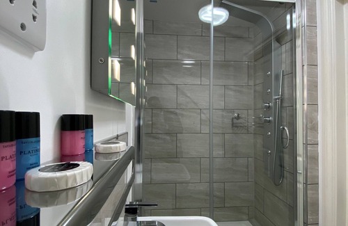 Chatham Hotel | The Charles Hotel