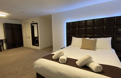 Chatham Hotel | The Charles Hotel