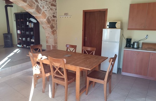 Gavalochori House | The charm of Arismari lies in its traditional stone structure.