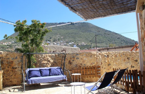 Gavalochori House | The charm of Arismari lies in its traditional stone structure.