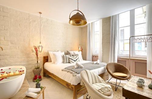 Latin Apartment | The Charming Luxembourg Garden