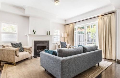 Prahran House | 'The Chatsworth' Chic Urban Living near High St