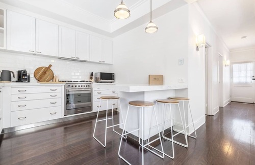 Prahran House | The Chatsworth Chic Urban Living near High St