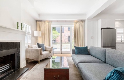 Prahran House | The Chatsworth Chic Urban Living near High St