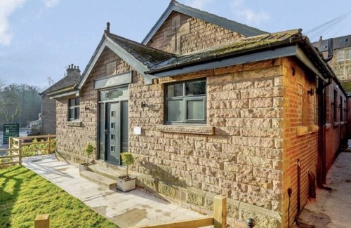 Matlock Bath Apartment | The Chatsworth | Sleeps 6 | king Size Beds