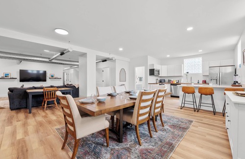 Old North Columbus House | The Church - 6BR Home Near OSU, Perfect for Groups