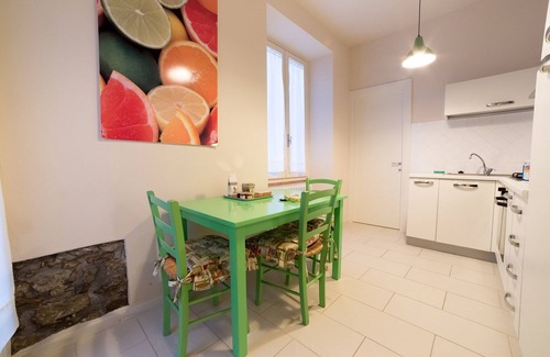 Uzzano Apartment | The Citrus Village - Bergamot