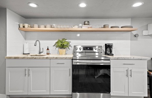 People's Freeway Condo | The City Flat