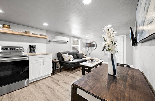 People's Freeway Condo | The City Flat