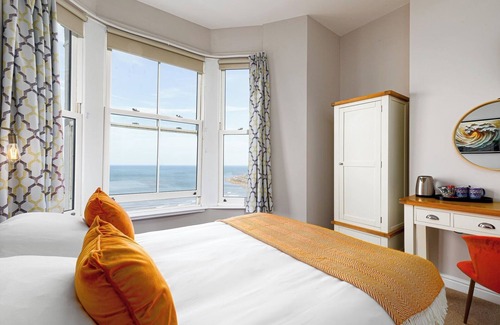 Scarborough Hotel | The Clarence Gardens Hotel, BW Signature Collection