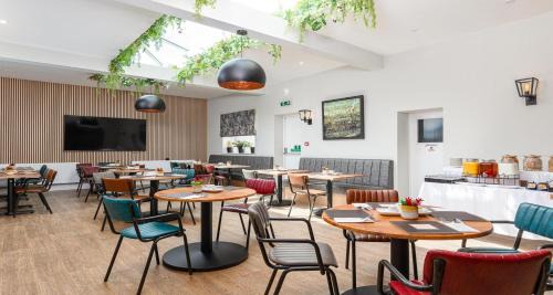 Scarborough Hotel | The Clarence Gardens Hotel, BW Signature Collection