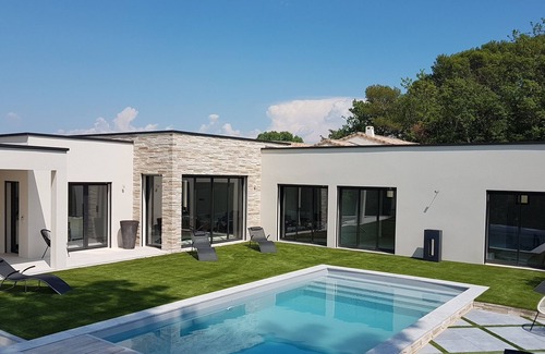 Saint-Julien-de-Peyrolas Villa | The contemporary Beau Soleil will seduce you with its elegance and its environment.