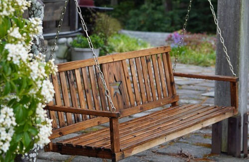 Vashon Island House | The Coach House at Wildwood (Pet Friendly)