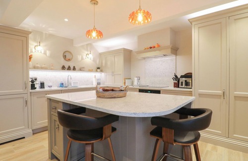 Crich Cottage | THE COACH HOUSE, pet friendly, character holiday cottage in Holloway