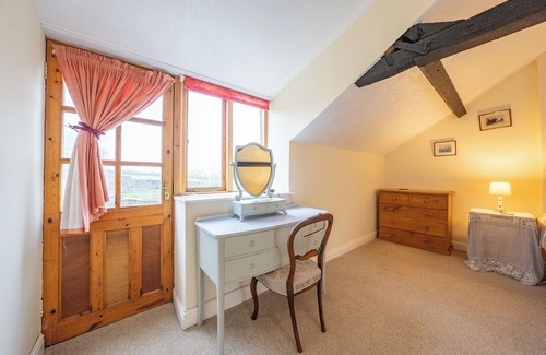 Abergavenny Cottage | THE COACH HOUSE, pet friendly, character holiday cottage in Gilwern