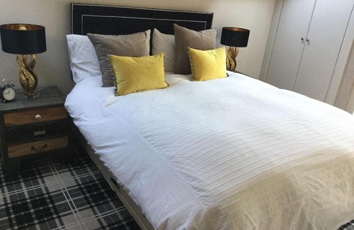 Pontcanna Apartment | The Coach House - Pontcanna