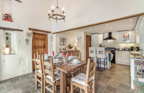 Abergavenny Cottage | The Coach House - UK45027