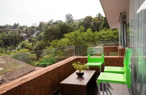 Nerul Apartment | The Coastal Nest - 2BHK by Da Alohas