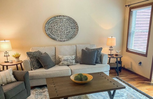 La Crosse House | The comforts of home, while you work