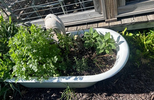 Manistee House | The Copper Cottage:Pet-Friendly, Hot Tub, Tiki Bar