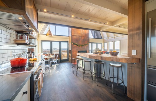 Watsonville House | The Copper Nest beach retreat with stunning views