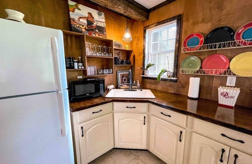 Montevallo House | The Cottage - 2 miles to I-65