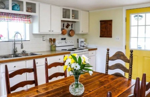 Newport Cottage | The Cottage, a place the whole family will enjoy!