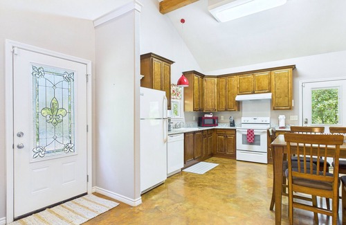Brookeland House | The Cottage at Rayburn Country – Lake Days, Pineywoods Nights, and Reel Vibes