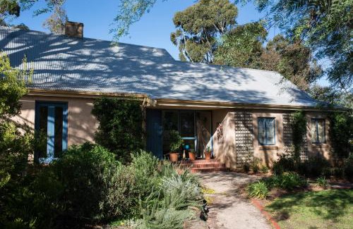Lyndoch House | The Cottage at Riverside Farm