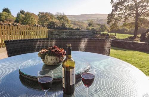 Sowerby Bridge House | The Cottage, Beeston Hall