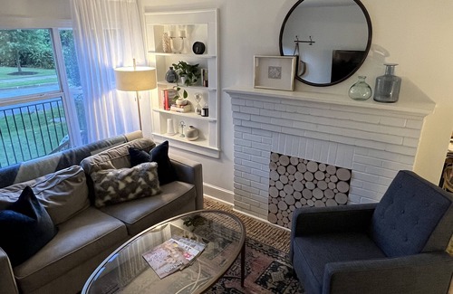 Greenville House | "The Cottage" - Charming Home, walking distance to Downtown Greenville!