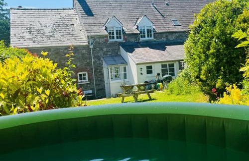 Llanvair Kilgeddin House | The Cottage
