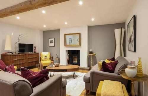 Malmesbury House | The Cottage